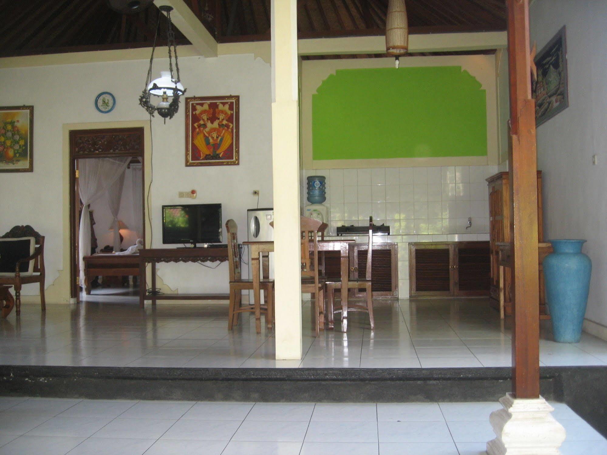 Mahalini * Seminyak (Bali)