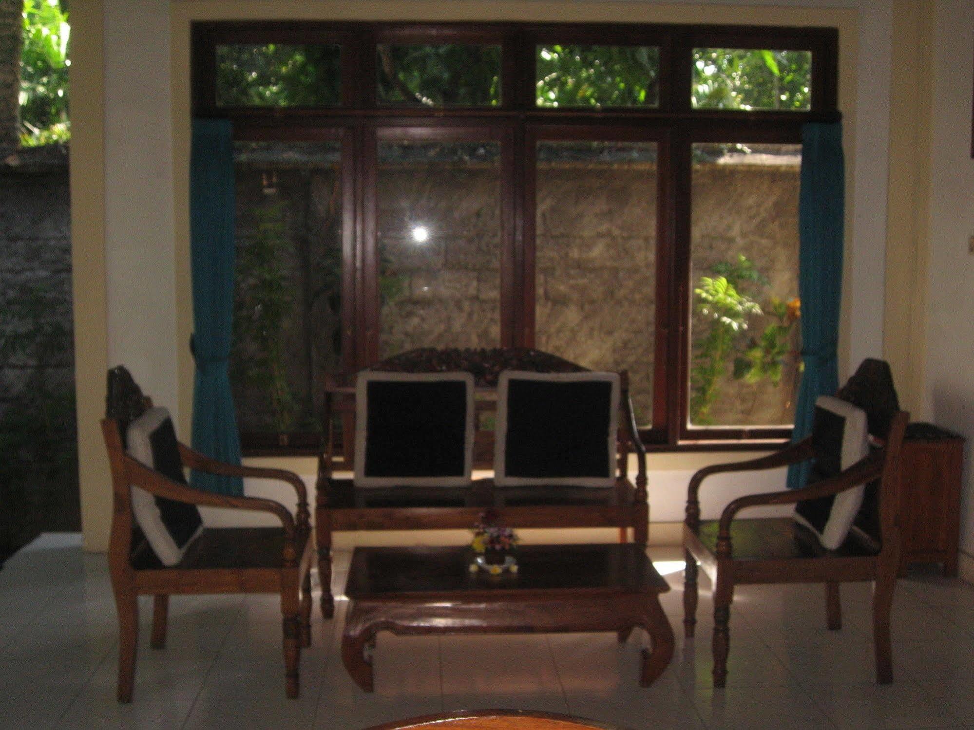 Mahalini Villa *